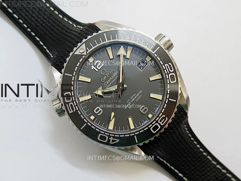 Planet Ocean 600M 43.5mm Black Ceramic Bezel SS VSF 1:1 Best Edition Gray Dial on Black Rubber Strap A8900